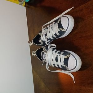 Girls converse leopard print